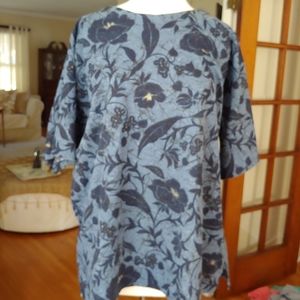 BNWOT Woman's Blue Floral Top